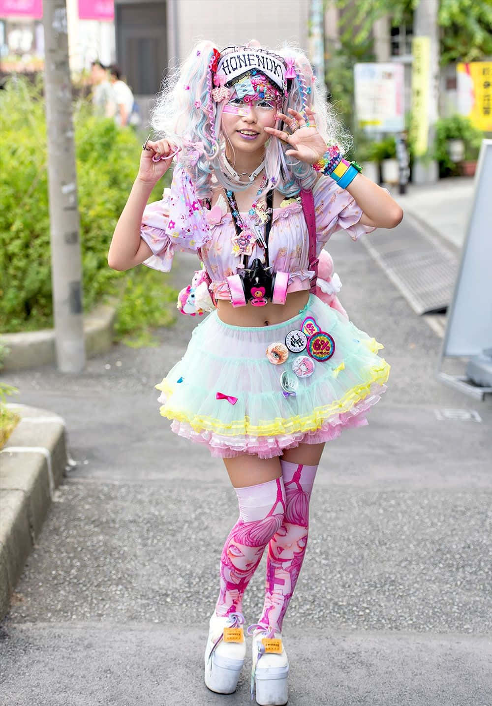 Những tín đồ thời trang Harajuku sôi động thể hiện cá tính trên đường phố Tokyo Hình nền