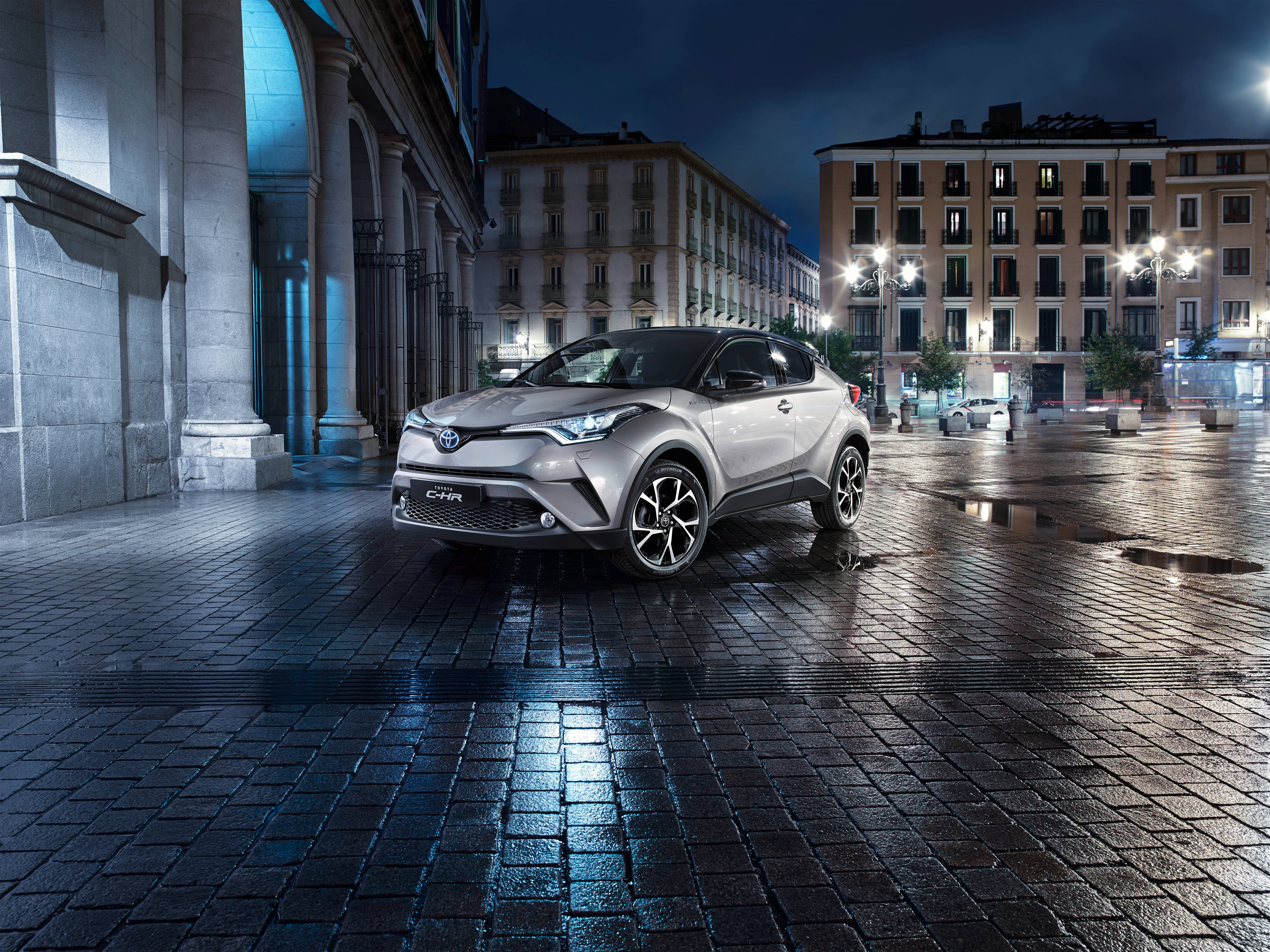 Toyota CH-R Màu Xám Bóng Bản 4K Hình nền