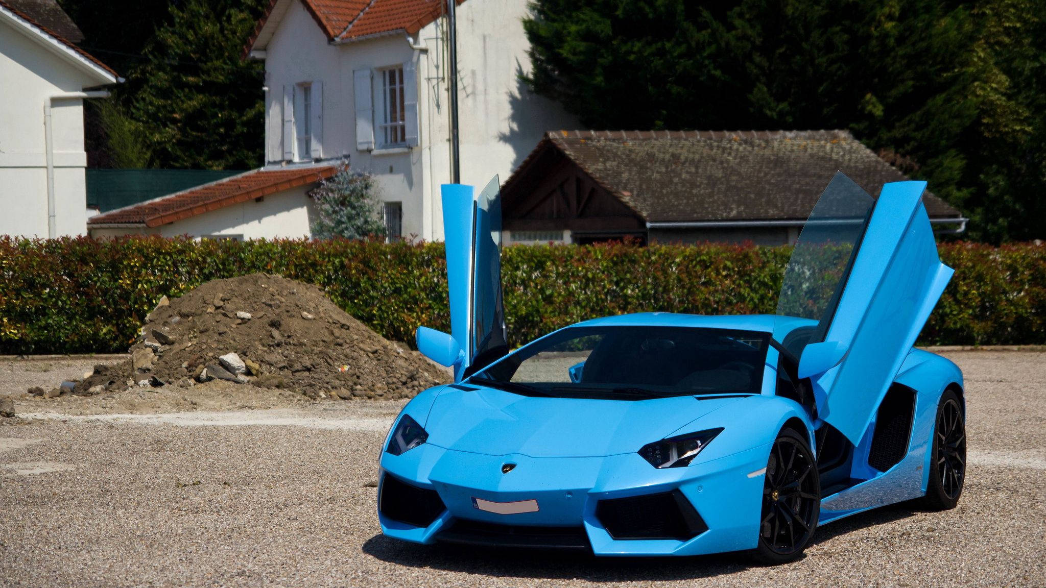 Trải nghiệm cảm giác lái đỉnh cao với Lamborghini Aventador xanh da trời Hình nền