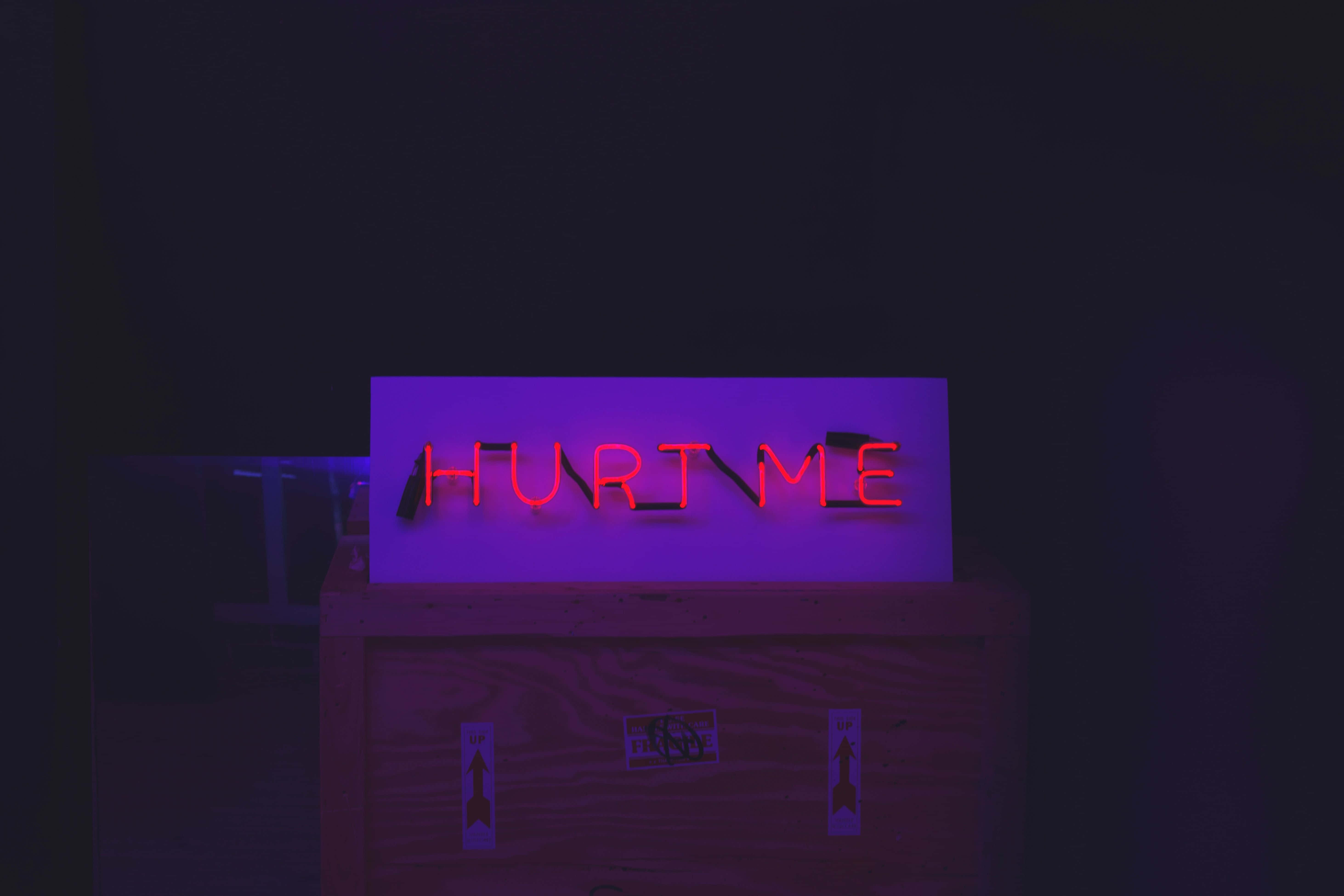 💡 Trải Nghiệm Sức Mạnh Của Thẩm Mỹ Neon Hình nền