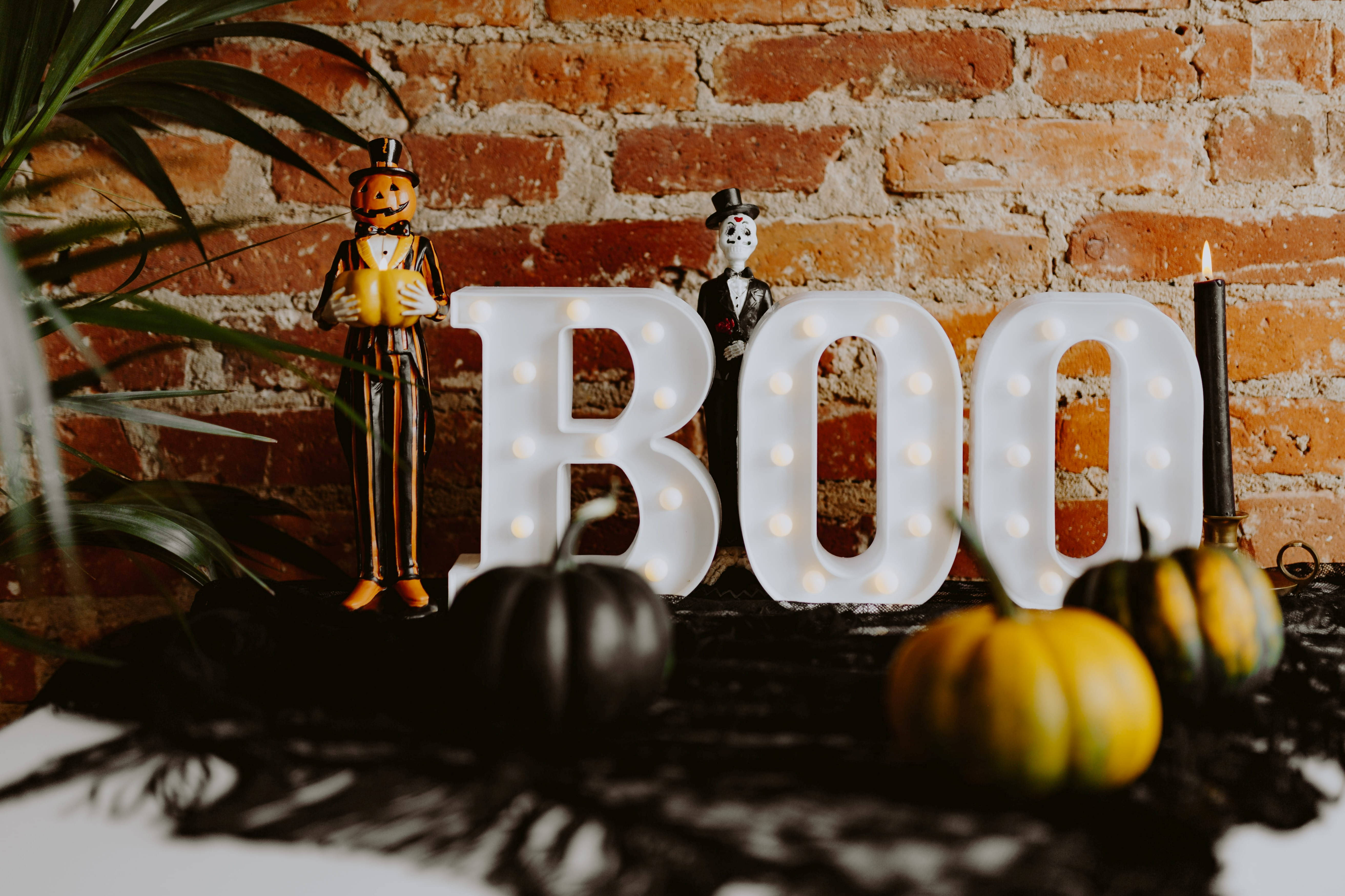 Trang trí Halloween dễ thương và chữ cái Hình nền