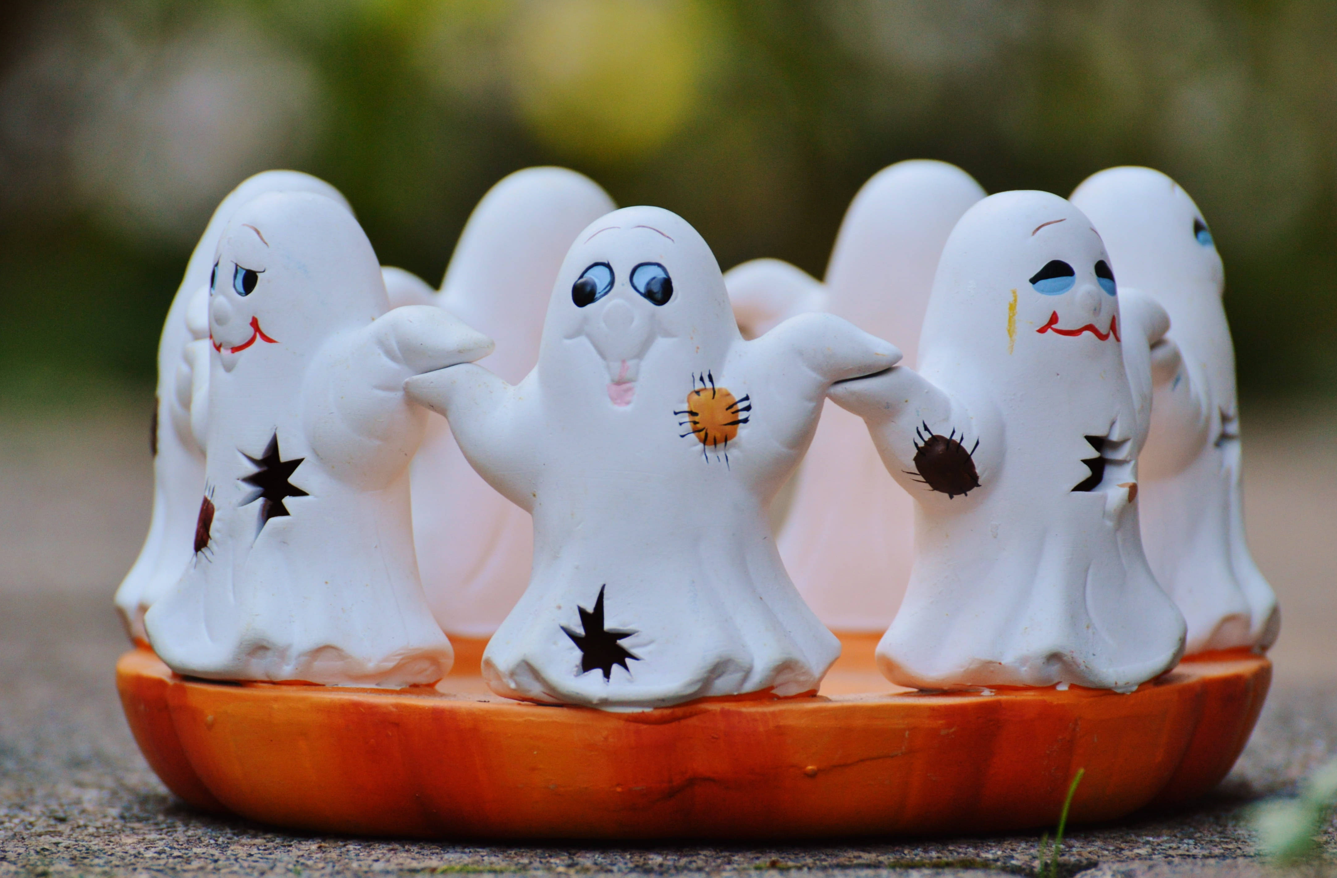 Trang trí Halloween hình ma trắng dễ thương Hình nền
