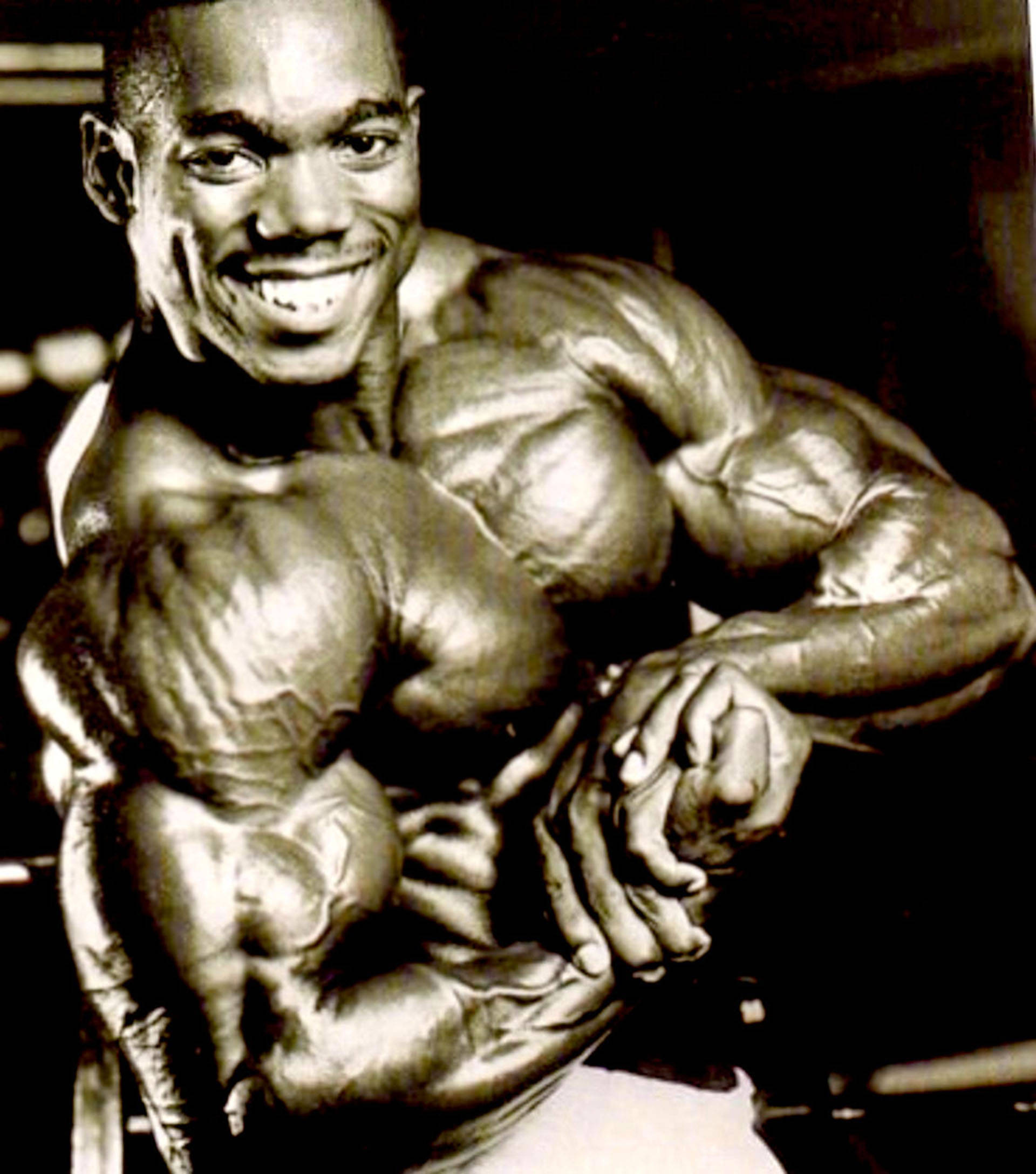 Tư Thế Khoe Ngực Nghiêng Flex Wheeler Hình nền