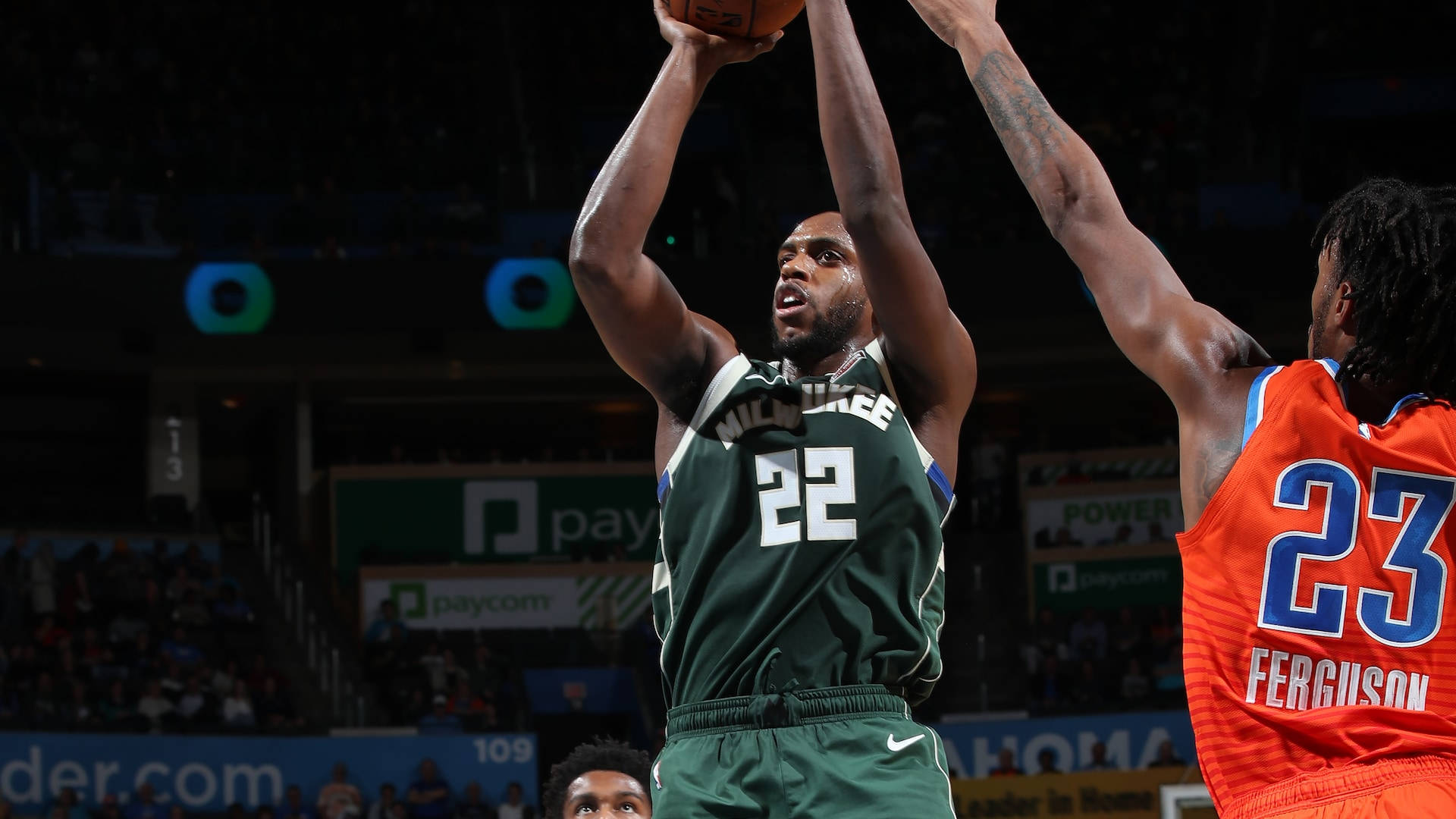 Tư thế ném bóng của Khris Middleton Hình nền