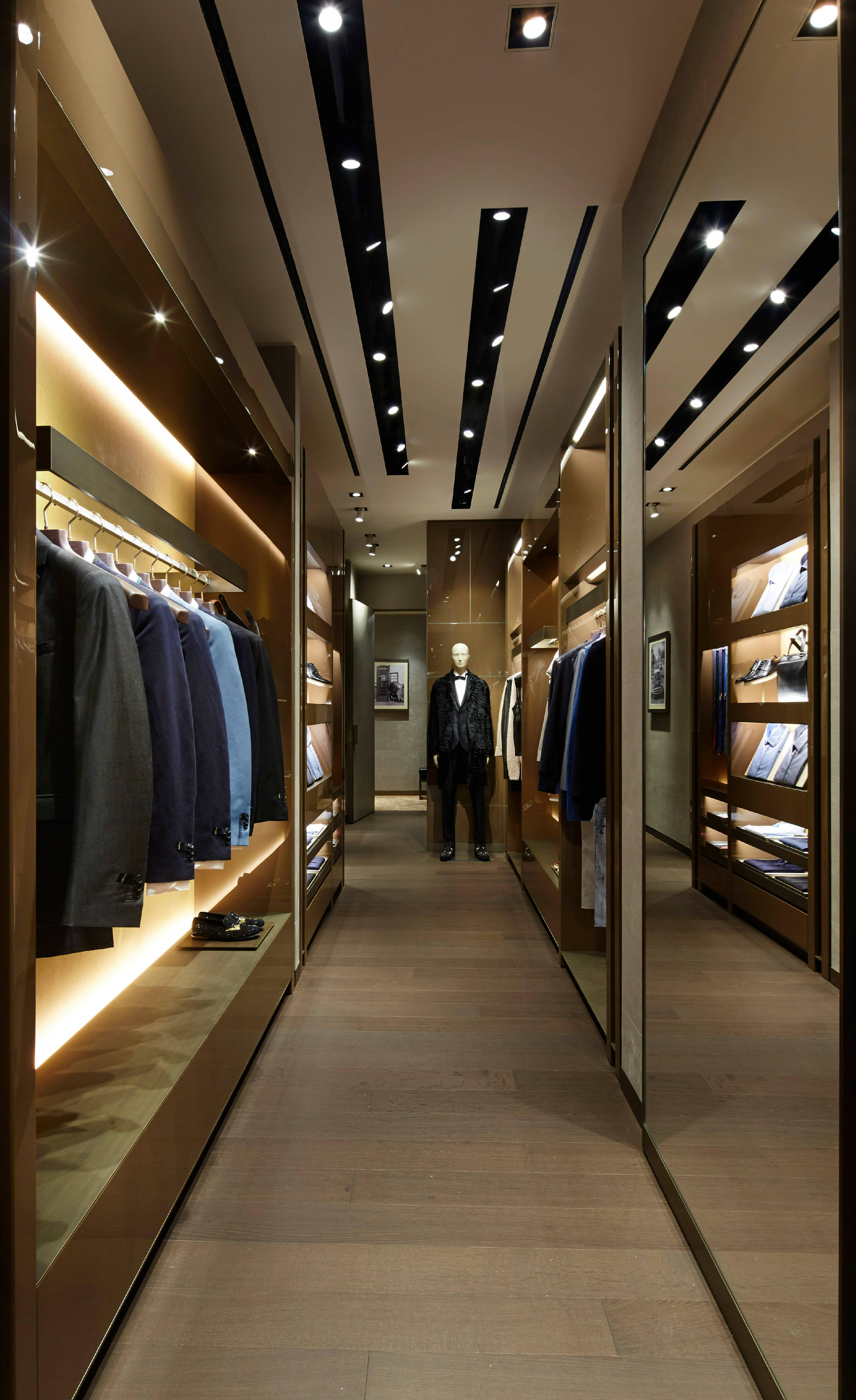 Fendi Tuxedos In Room Hình nền