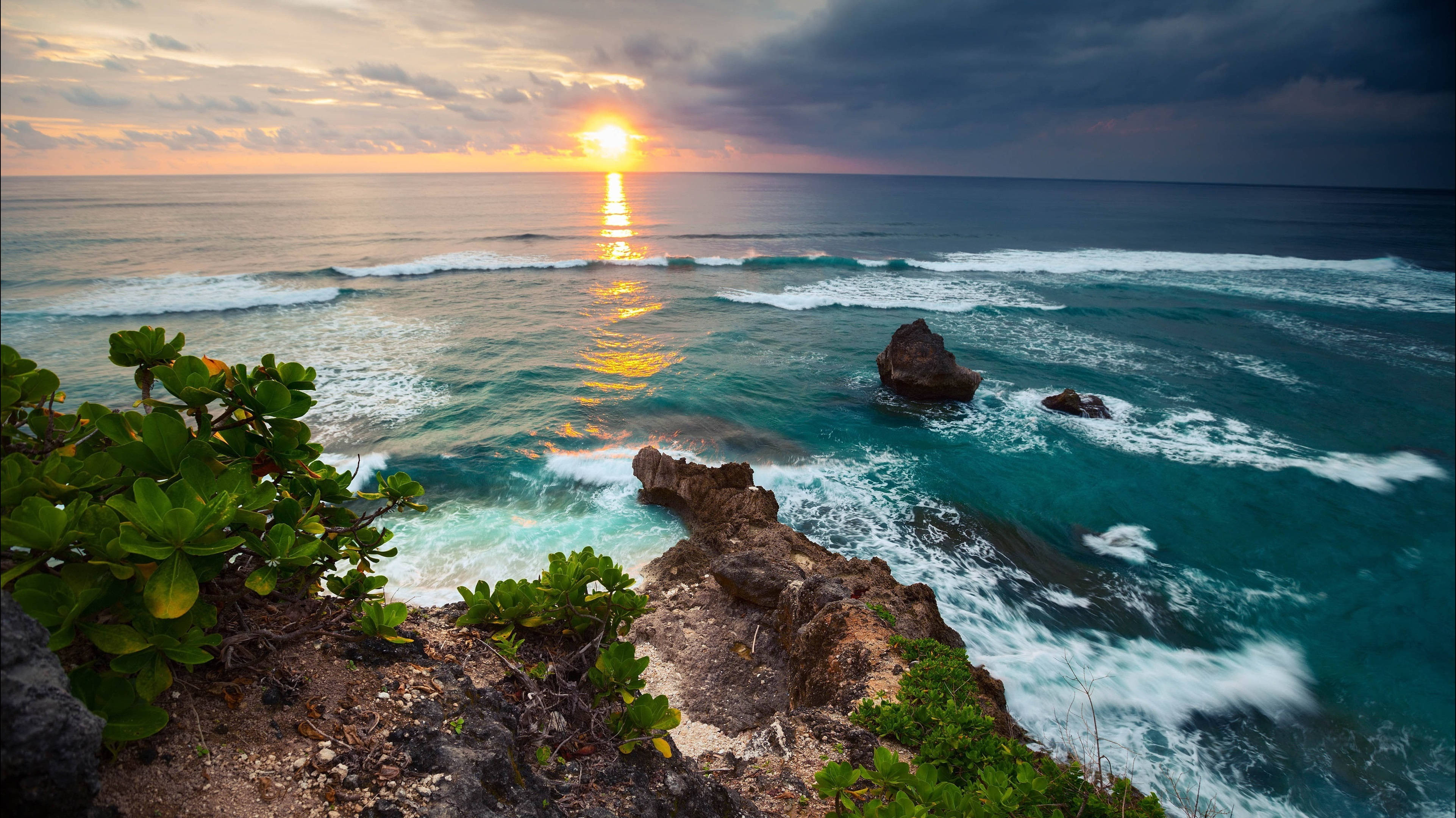 Đuổi Theo Hoàng Hôn Tại Đảo Bali Hình nền