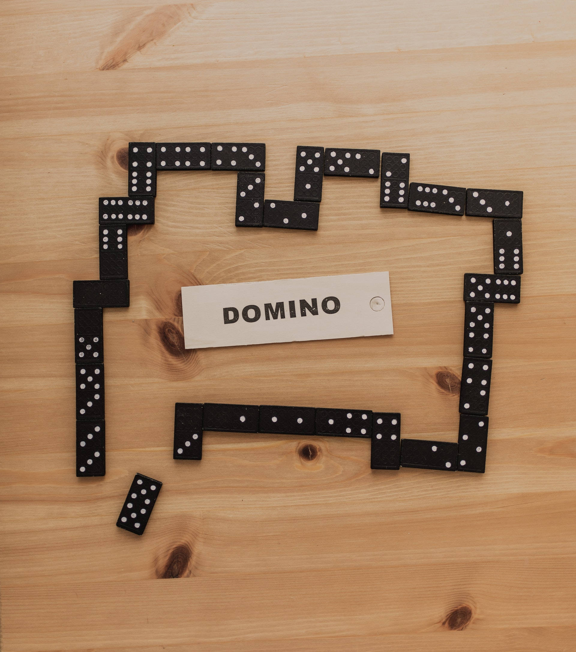 Đường Dẫn Domino Đen Hình nền