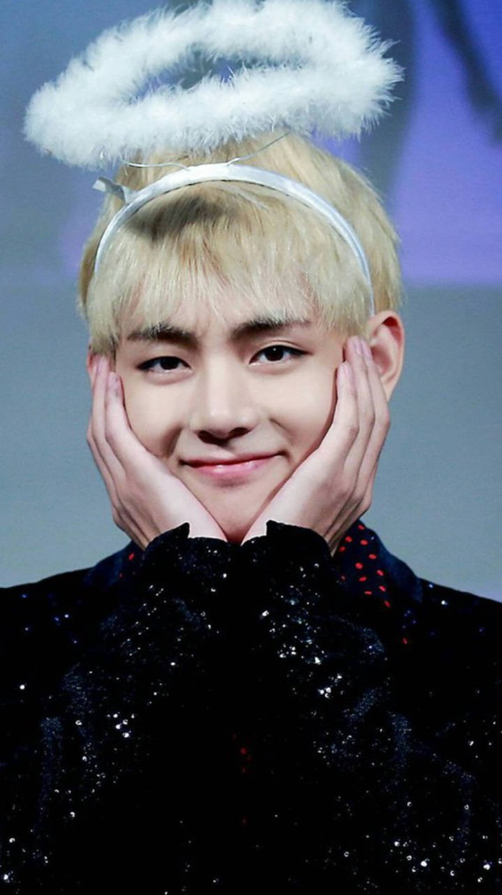 V của BTS dễ thương với vầng hào quang Hình nền
