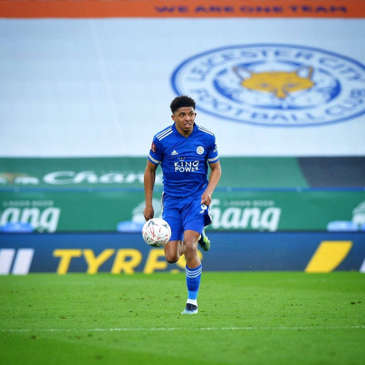 Wesley Fofana Leicester Huấn Luyện Bóng Hình nền