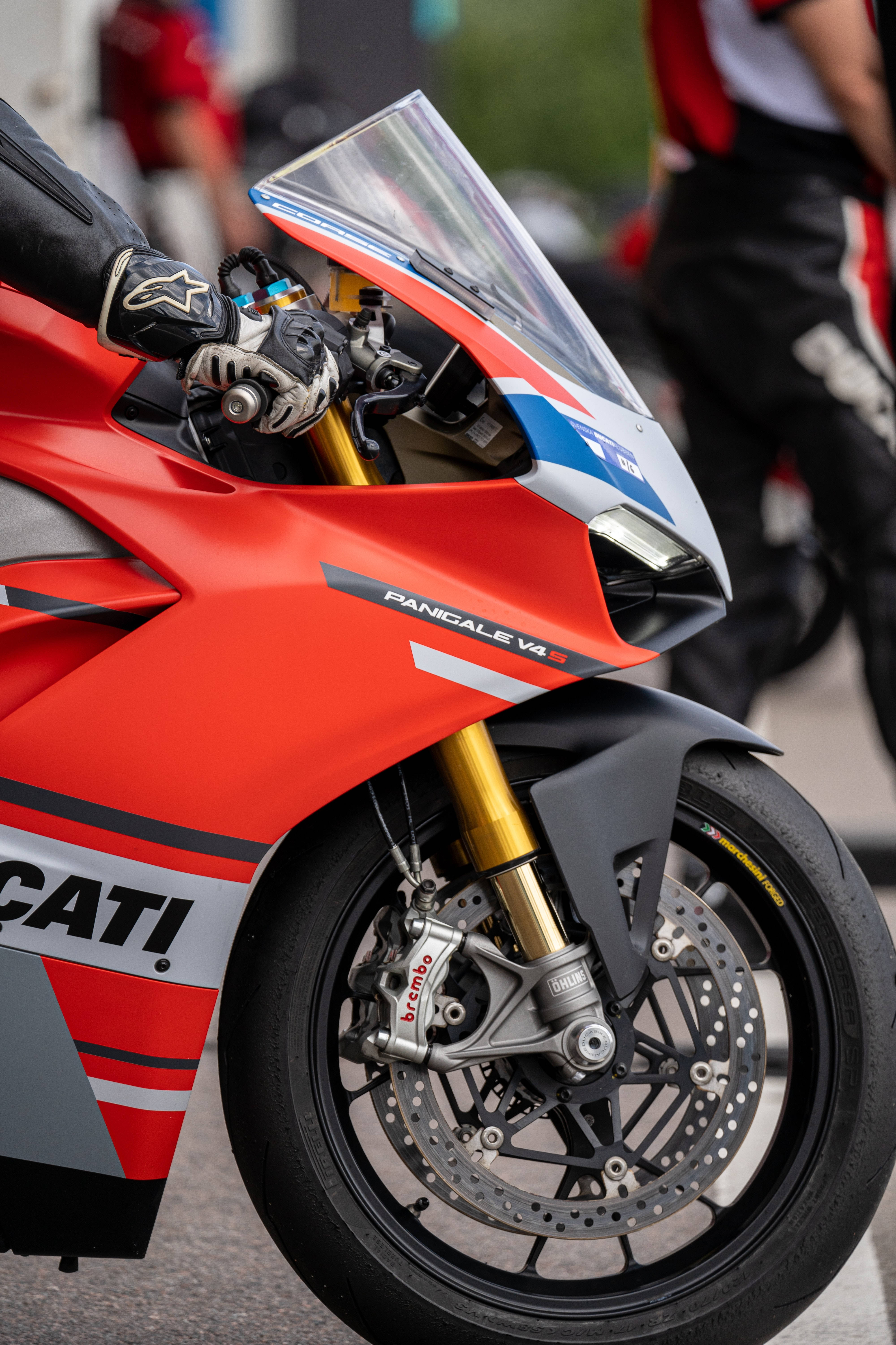 Xe đạp Ducati Panigale V4S Màu Đỏ Hình nền
