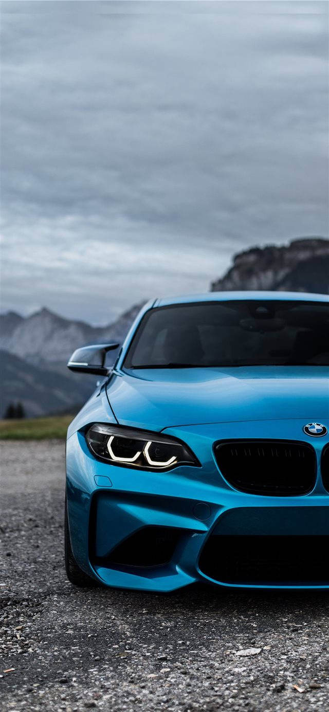 Xe BMW M2 màu xanh cho iPhone Hình nền