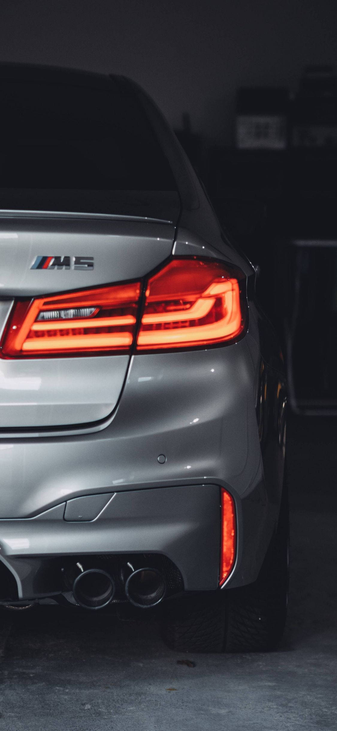 Xe BMW M5 Màu Xám iPhone Hình nền