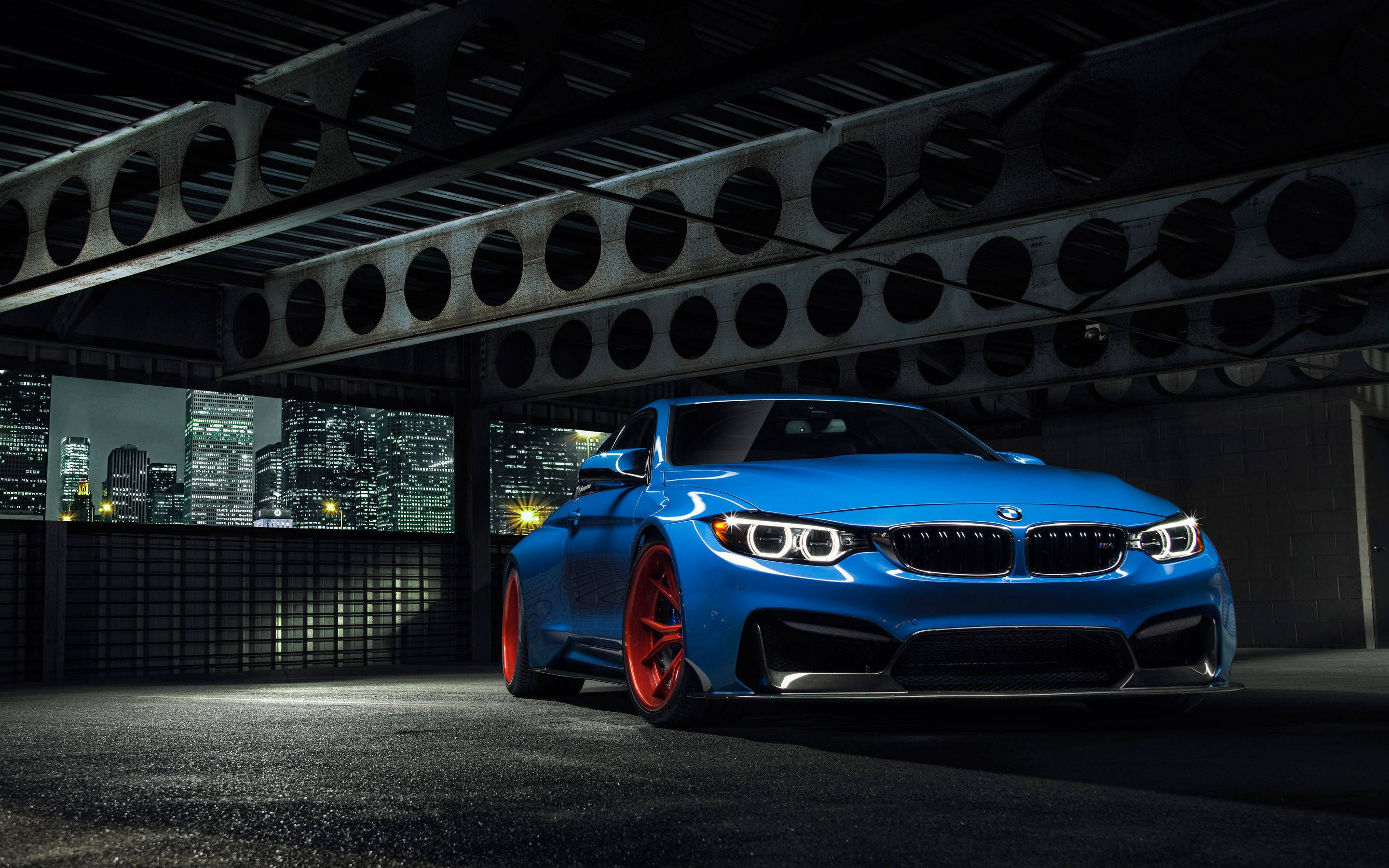 Xe BMW Xanh Đỗ Trong Nhà Hình nền