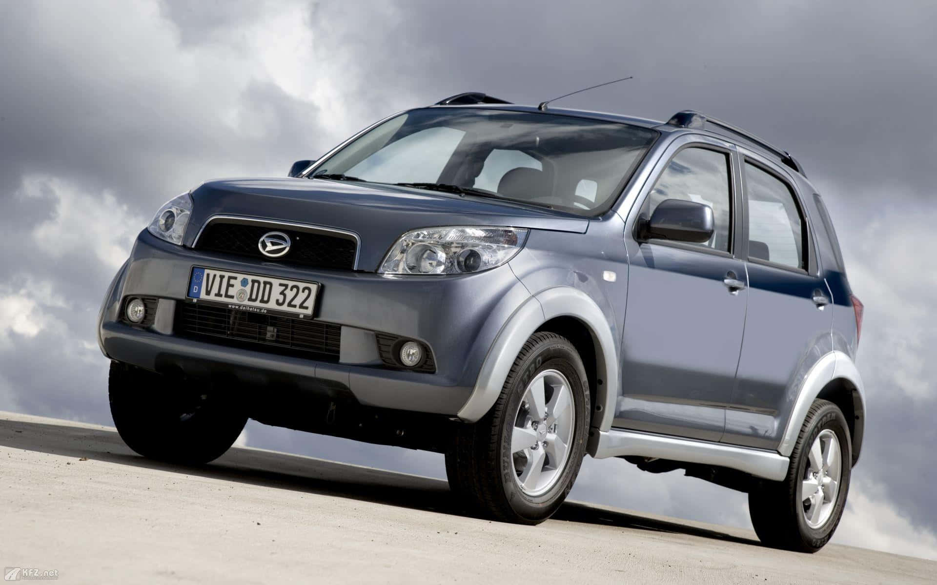 Xe Daihatsu Mượt Mà và Phong Cách Trên Đường Hình nền