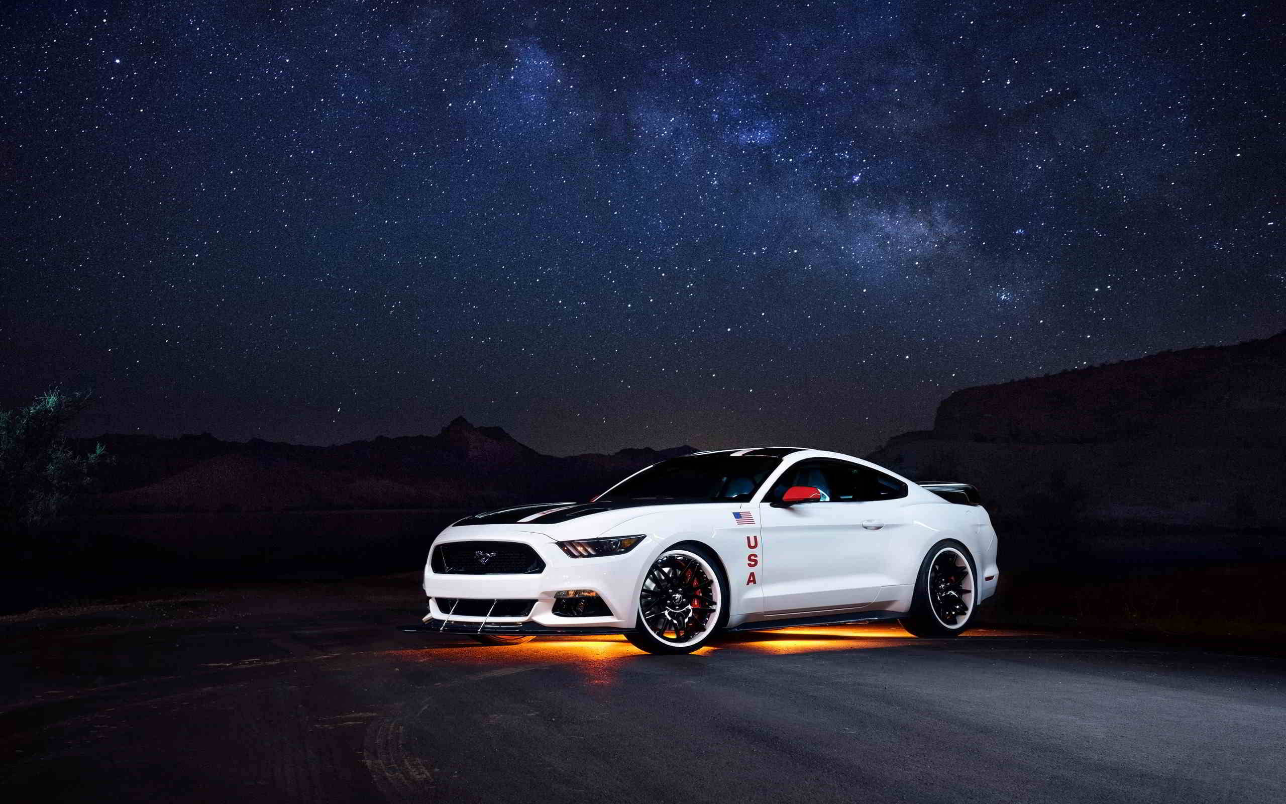 Xe Ford Mustang Trắng Ngầu Hình nền