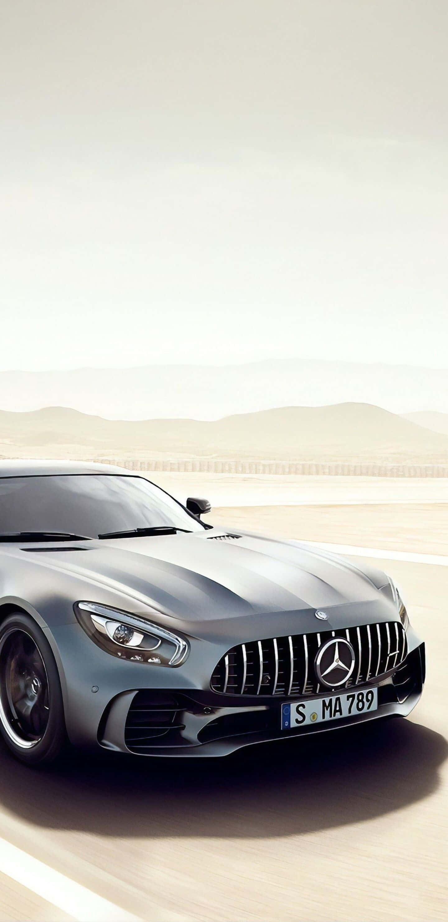Xe Mercedes Màu Bạc Trên Đường Sa Mạc Nền Pixel 3XL AMG GT-R Hình nền