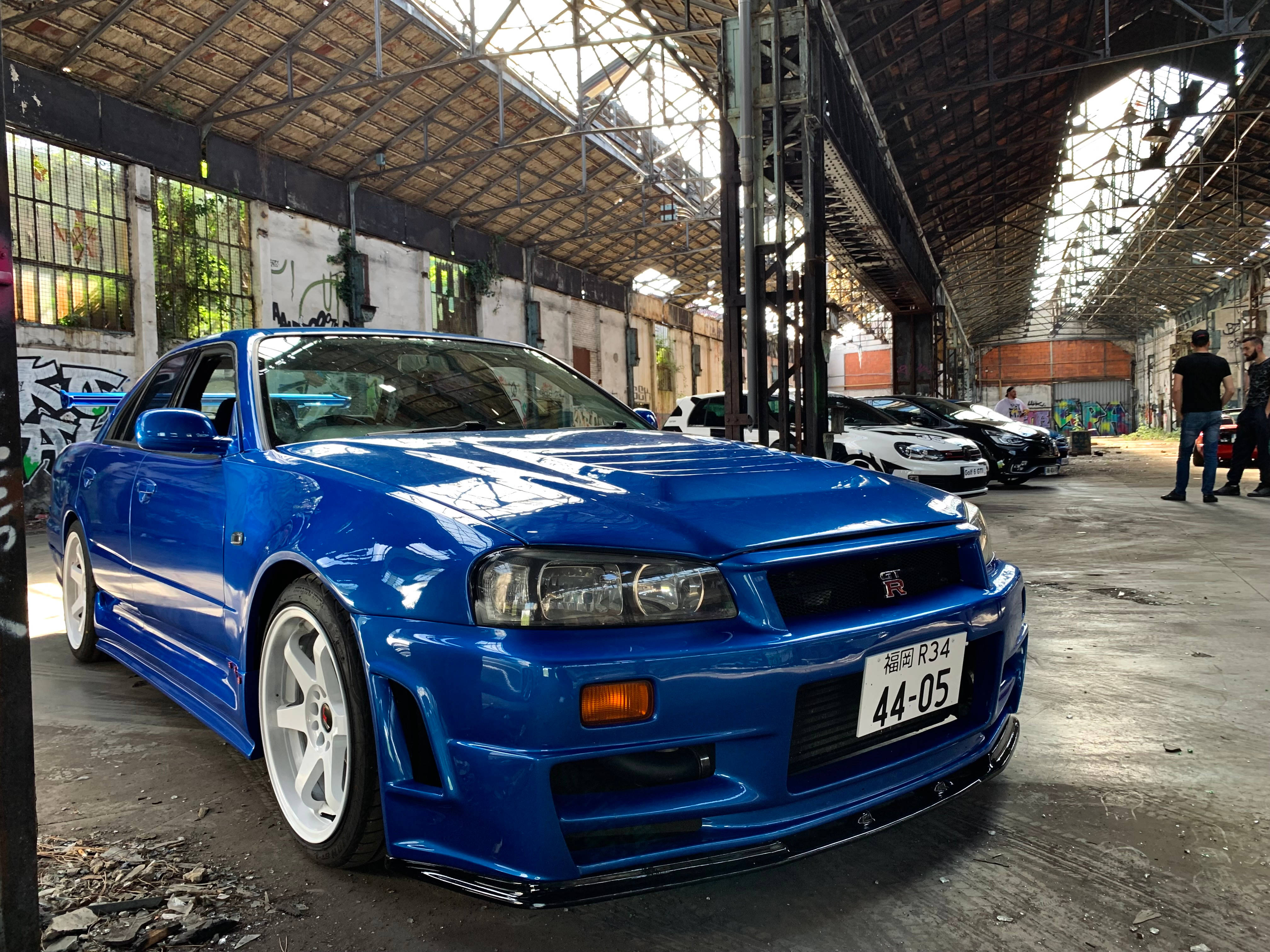 Xe Nissan Skyline GTR R34 Màu Xanh Bóng Bẩy Hình nền