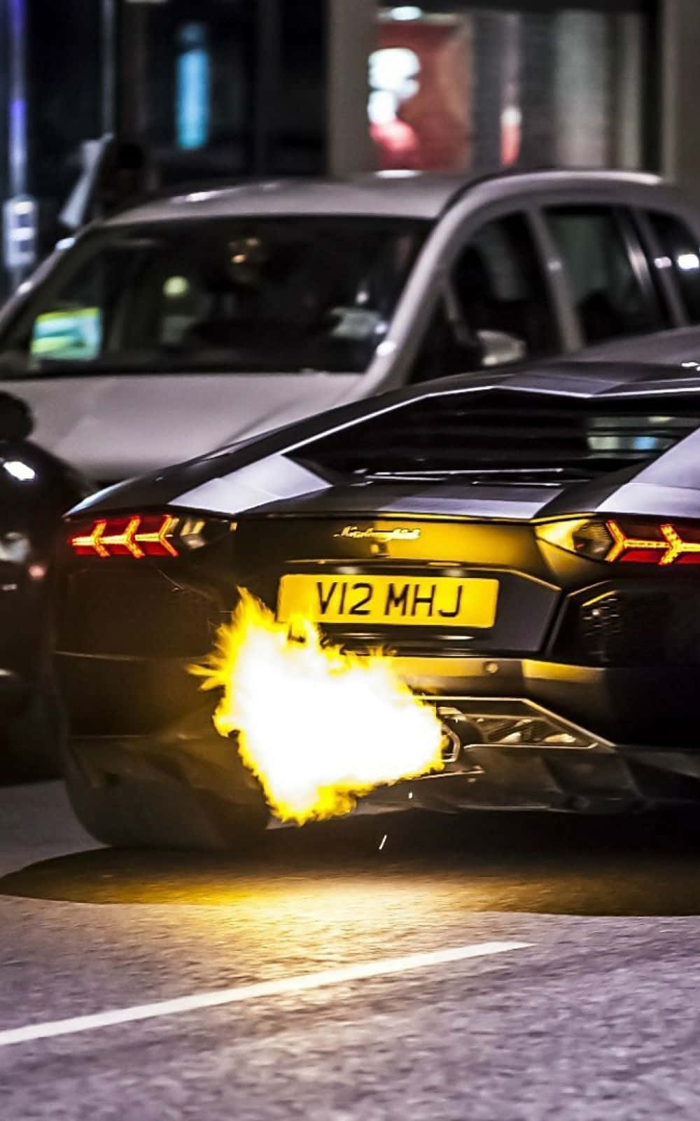 Xe thể thao Lamborghini trên đường - Hình nền điện thoại Hình nền