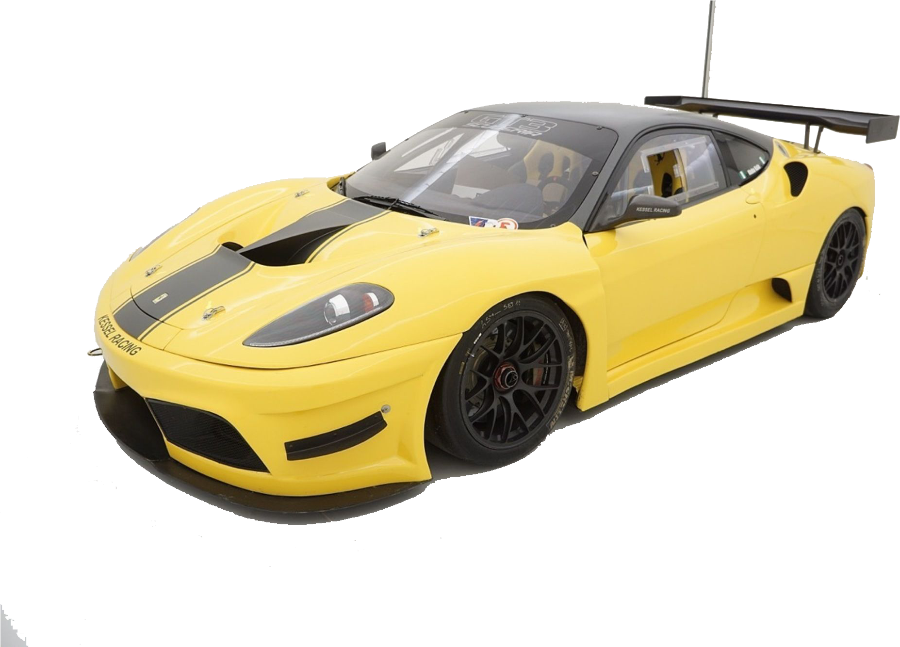 Xe đua Ferrari màu vàng chụp nghiêng Hình nền