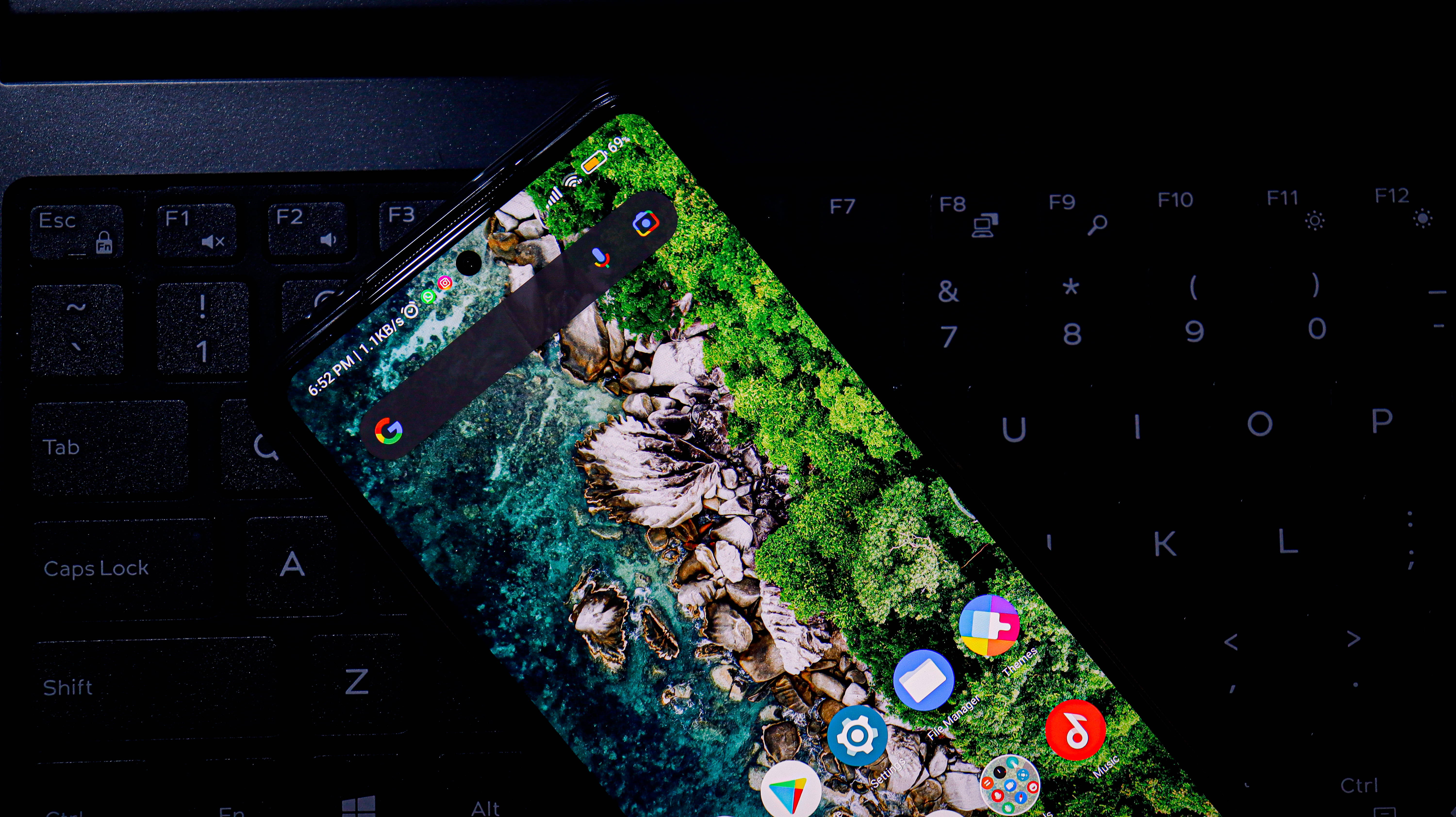 Xiaomi Điện Thoại Trên Bàn Phím Hình nền