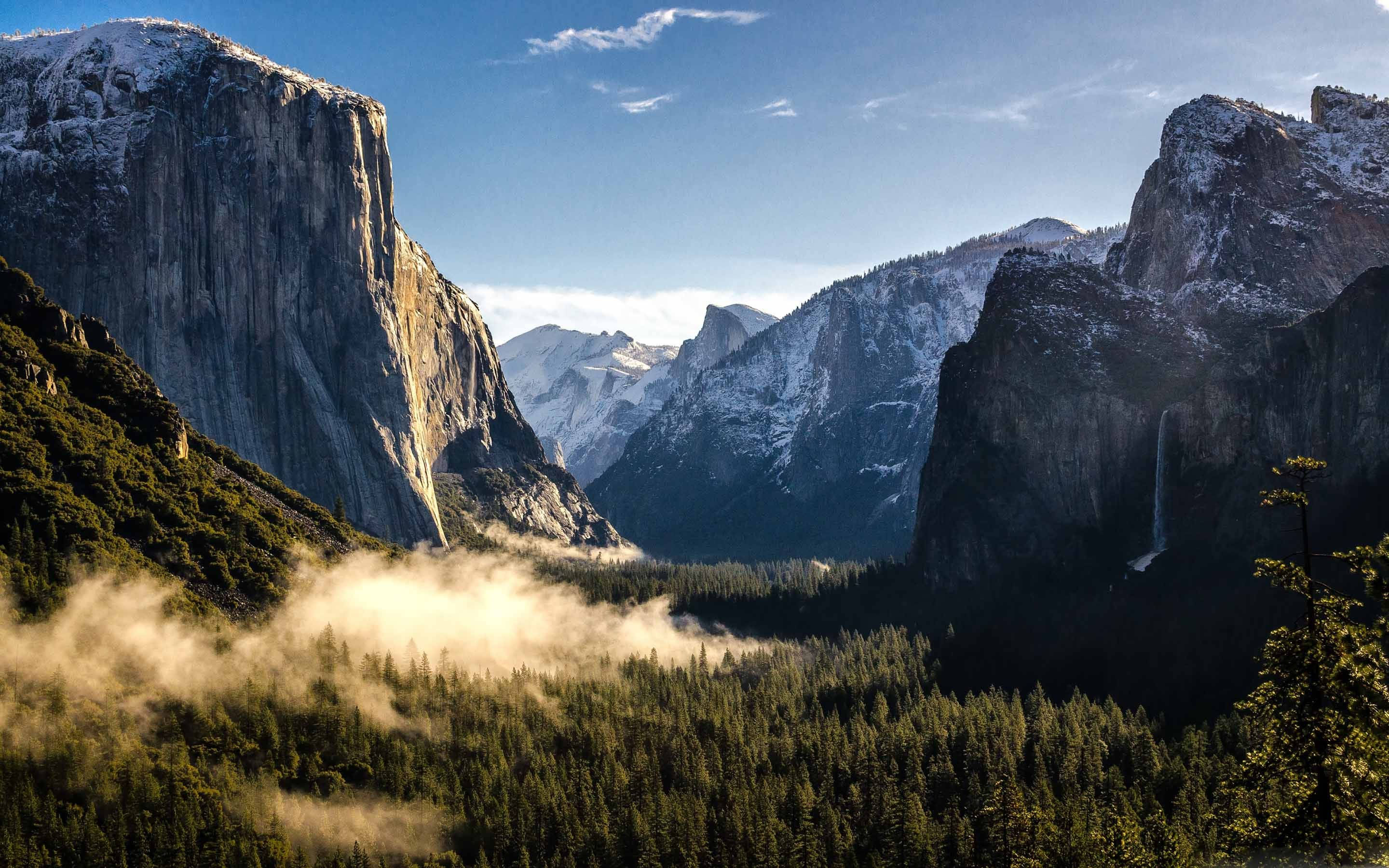 Yosemite Valley Snowy White Peaks Reflected by MacBook Hình nền