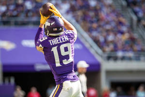 Adam Thielen Bắt Bóng Khó Tin