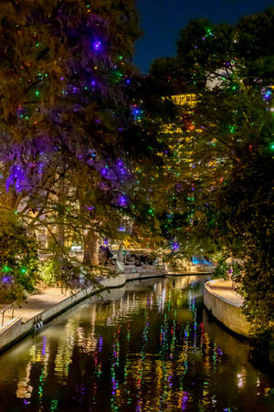 Ánh sáng lễ hội huyền diệu thắp sáng San Antonio River Walk — Xiaomi Pad 7S Pro 12.5 Hình nền