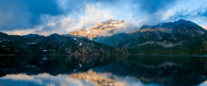 Mountain view from the Regional Nature Park of Pyrenees wallpaper.