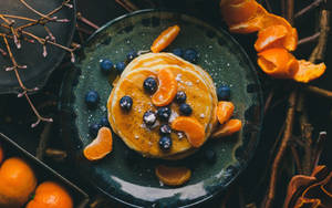 Hình nền Bánh Pancake Với Quả Mọng Và Cam — 16:10 Hình nền