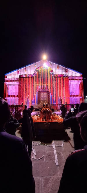 Bệ thờ đền Kedarnath 4K — Galaxy S24 Hình nền