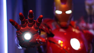 Bộ giáp và găng tay Iron Man