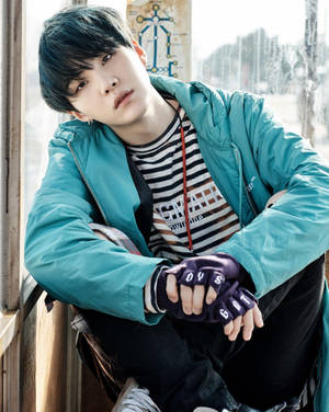 BTS Suga Dễ Thương Trong Tông Xanh — Dễ thương bts Hình nền