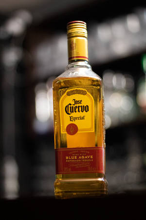 Chai rượu Tequila Jose Cuervo Agave thanh lịch — Xiaomi Pad Hình nền