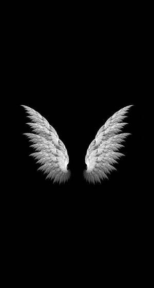 Đôi cánh trắng trên nền đen mát mẻ
