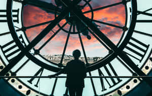 Đồng hồ khổng lồ với cảnh hoàng hôn tại Musée d'Orsay — Hoàng hôn bầu trời Hình nền