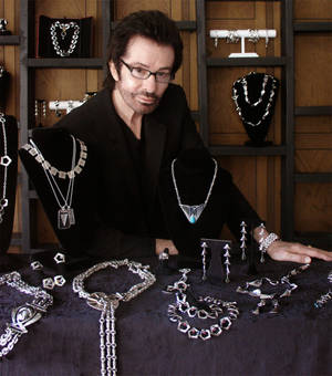 George Chakiris Bộ sưu tập trang sức bạc — Honor Magic V Hình nền