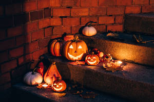 Halloween Dễ Thương Trên Cầu Thang