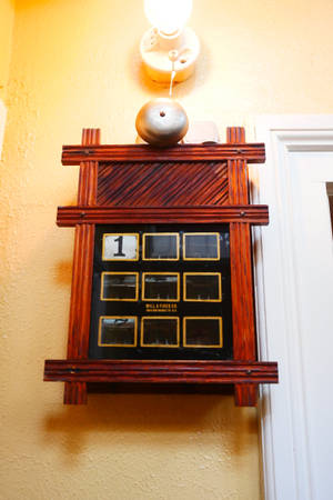 Hệ thống liên lạc Annunciator tại Winchester Mystery House — Huawei MatePad Air (2025) Hình nền