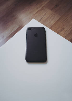 Iphone 8 Trên Bề Mặt Trắng — iPhone 8 Hình nền