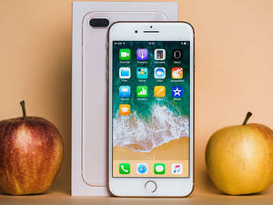 iPhone 8 Với Táo
