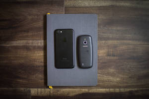 IPhone và Nokia 3310