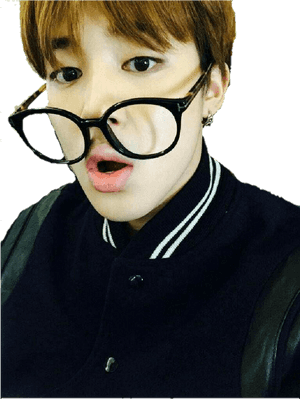 Jimin ngạc nhiên với cặp kính