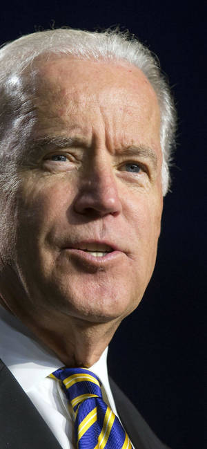 Hình nền chân dung cận cảnh Joe Biden.