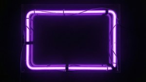 Một khung neon màu tím trống để chèn chữ. — Neon tím Hình nền