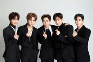 nuest — Kpop GIF Hình nền