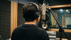 Hậu trường chân thực của một thần tượng Kpop trong phòng thu. — Kpop GIF Hình nền