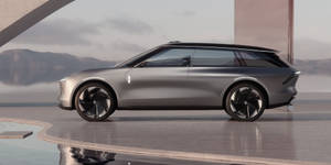 Quảng cáo xe Lincoln màu nâu
