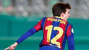 Riqui Puig ghi bàn chiến thắng Barcelona vs Real Sociedad — Bóng đá Hình nền