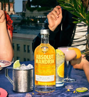 Rượu Absolut Mandarin Vodka với Cocktail Chanh Tươi — Honor Magic V Hình nền
