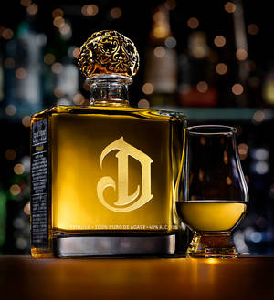 Rượu Tequila Deleon Gold Cao Cấp - Nâng ly chào cuộc sống thượng lưu — Honor Magic V Hình nền